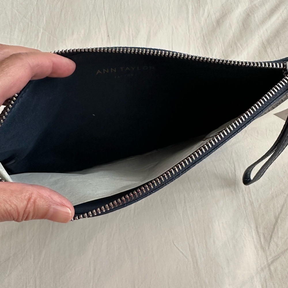 New! Ann Taylor Navy Leather Clutch with Wristlet - Picture 3 of 3